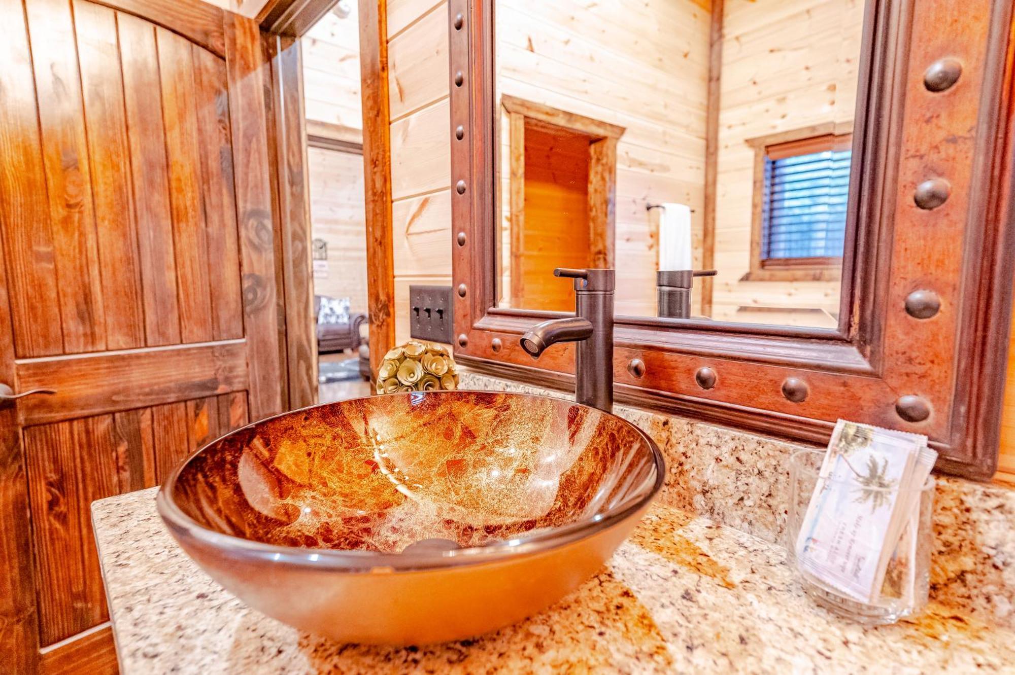 The Luxurious Blue Sky Lodge Is Epic! 布罗肯鲍 外观 照片